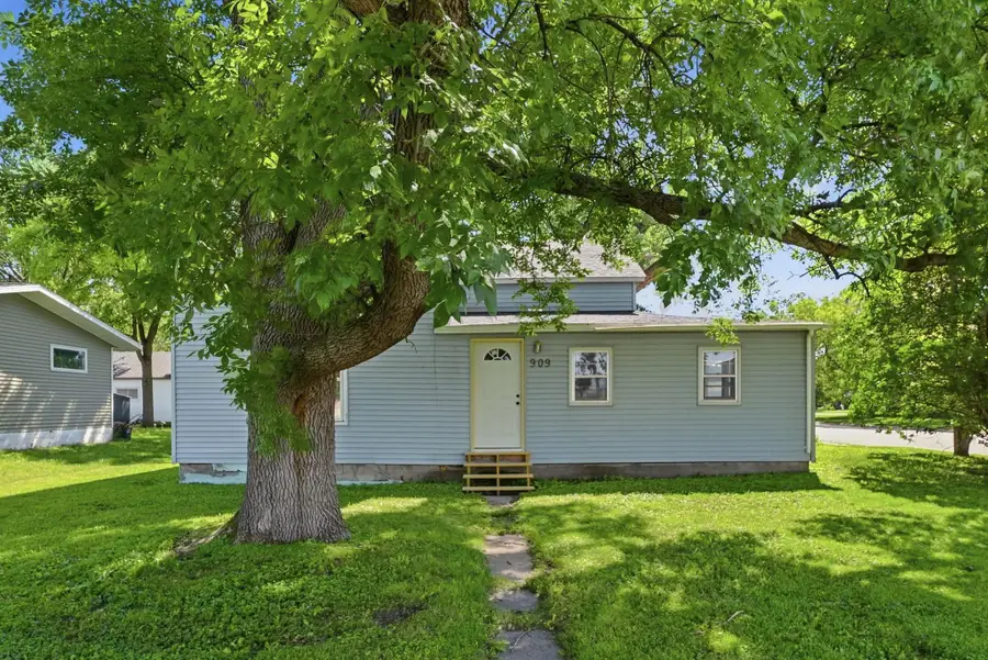909 14th Street S, Benson, MN 56215 - #2
