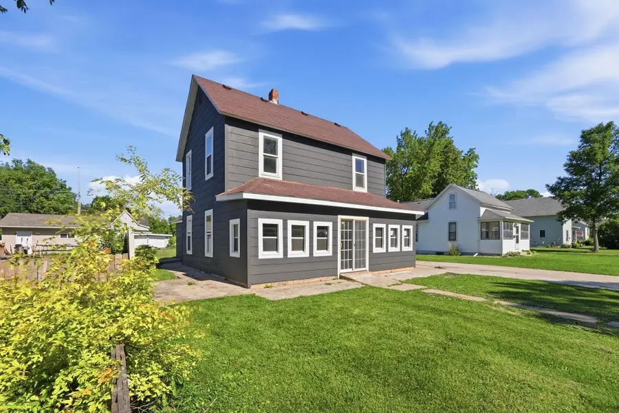 406 12th Street S, Benson, MN 56215 - #2
