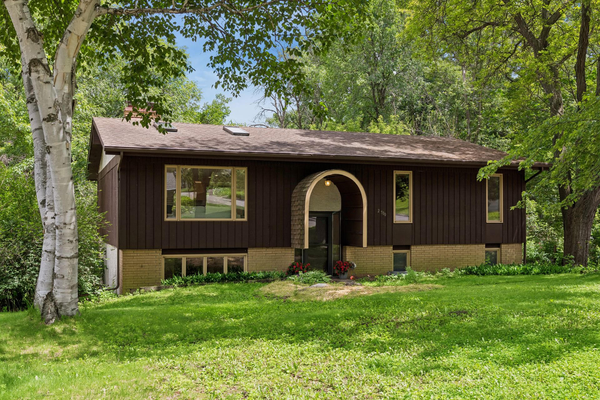 2700 Kyle Avenue N, Golden Valley, MN 55422