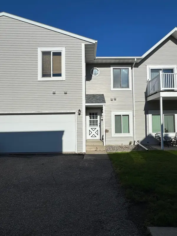 3309 15th Avenue S #D, Fargo, ND 58103
