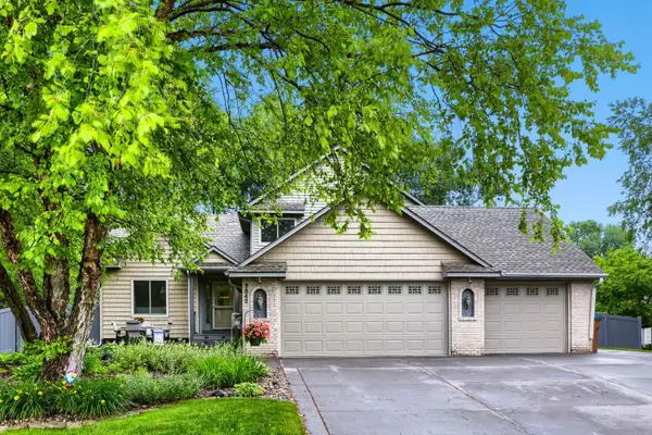 7842 20th Street N, Oakdale, MN 55128