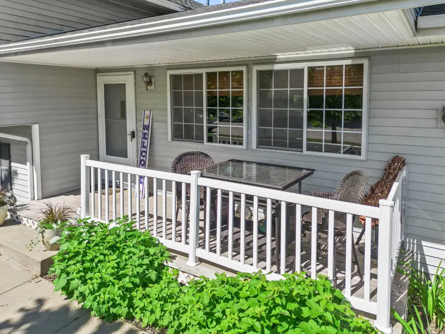 504 S Maple Street, Belle Plaine, MN 56011 - #3