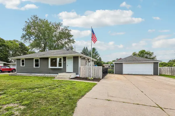 2210 111th Lane Nw, Coon Rapids, MN 55433