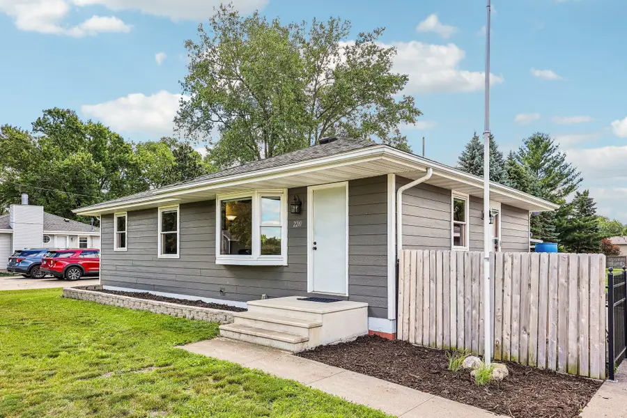 2210 111th Lane Nw, Coon Rapids, MN 55433 - #3