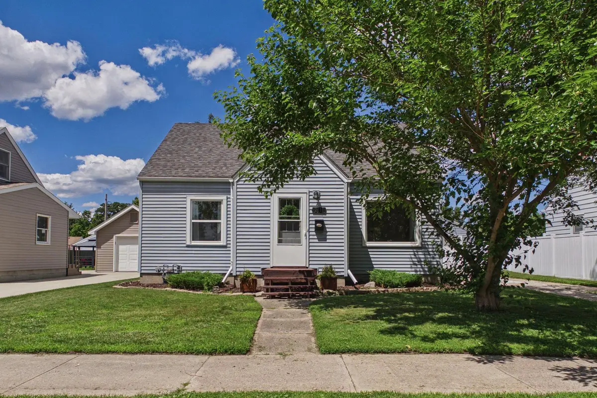 2111 1st Avenue Se, Austin, MN 55912 - #1
