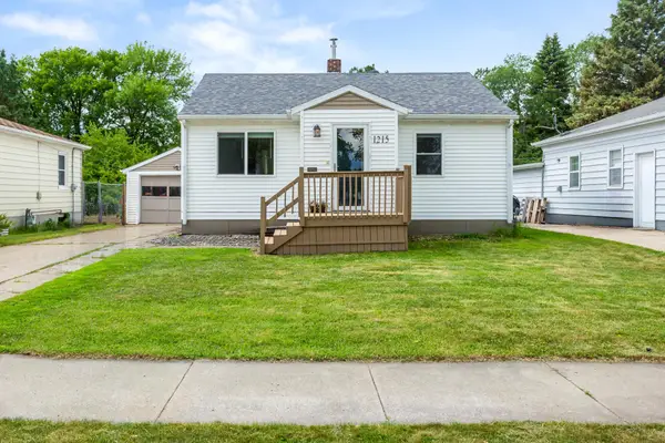 1215 13th Street N, Moorhead, MN 56560