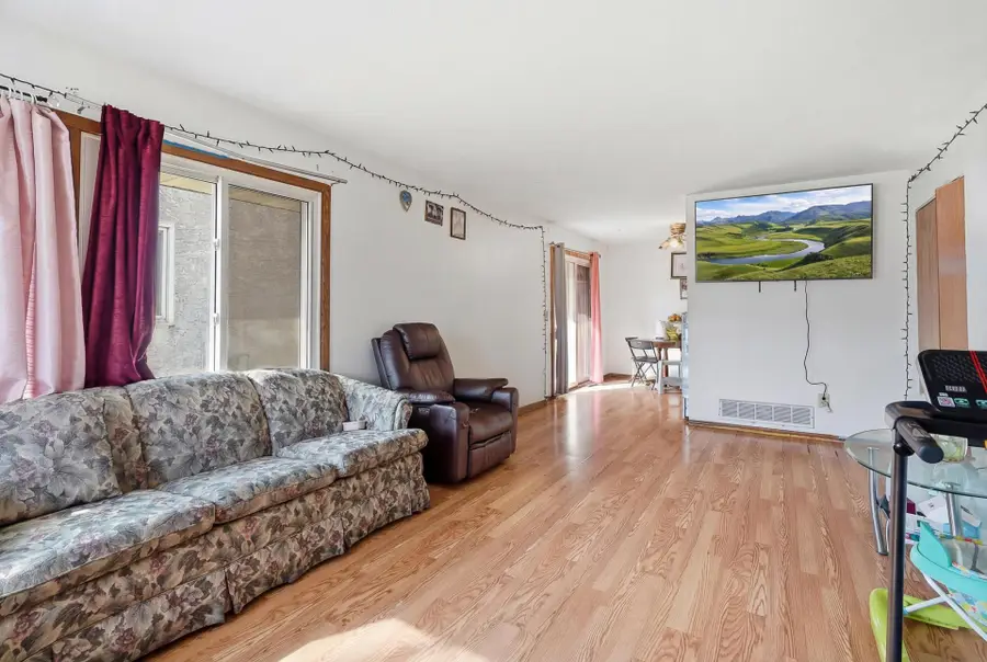 1561 Clarence Street, Saint Paul, MN 55106 - #2