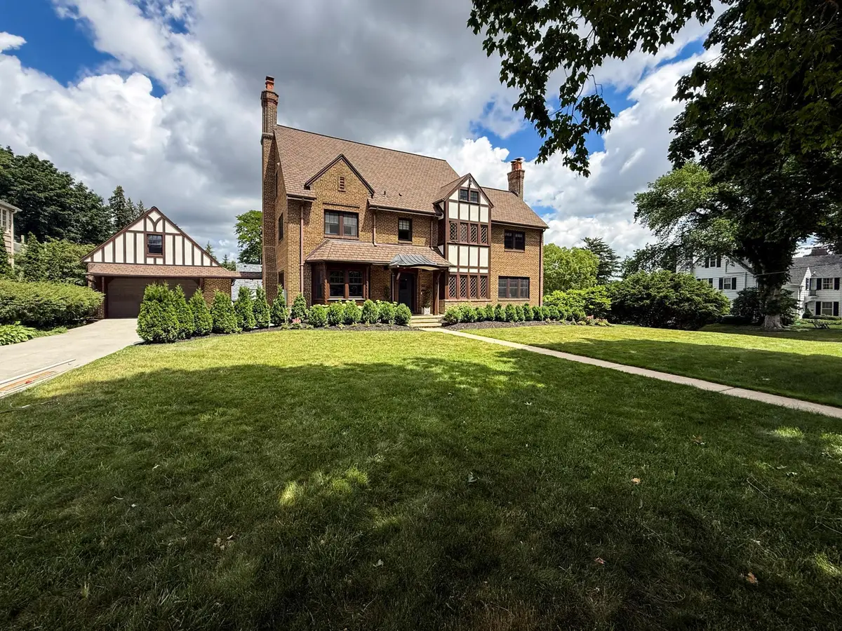 909 8th Street Sw, Rochester, MN 55902 - #1