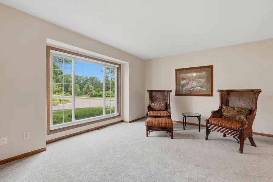 9445 Hillingdon Road, Woodbury, MN 55125 - #3