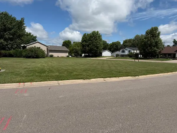 301 Hilton Drive, Saint Clair, MN 56080