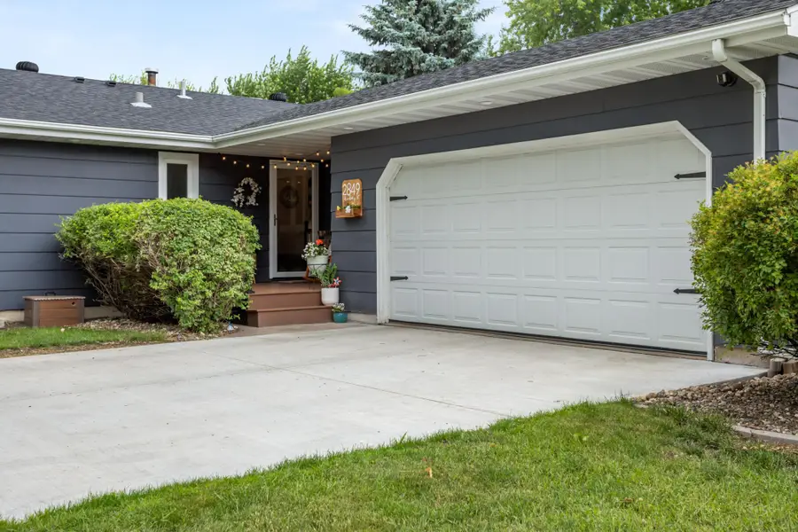 2849 Hickory Street N, Fargo, ND 58102 - #2