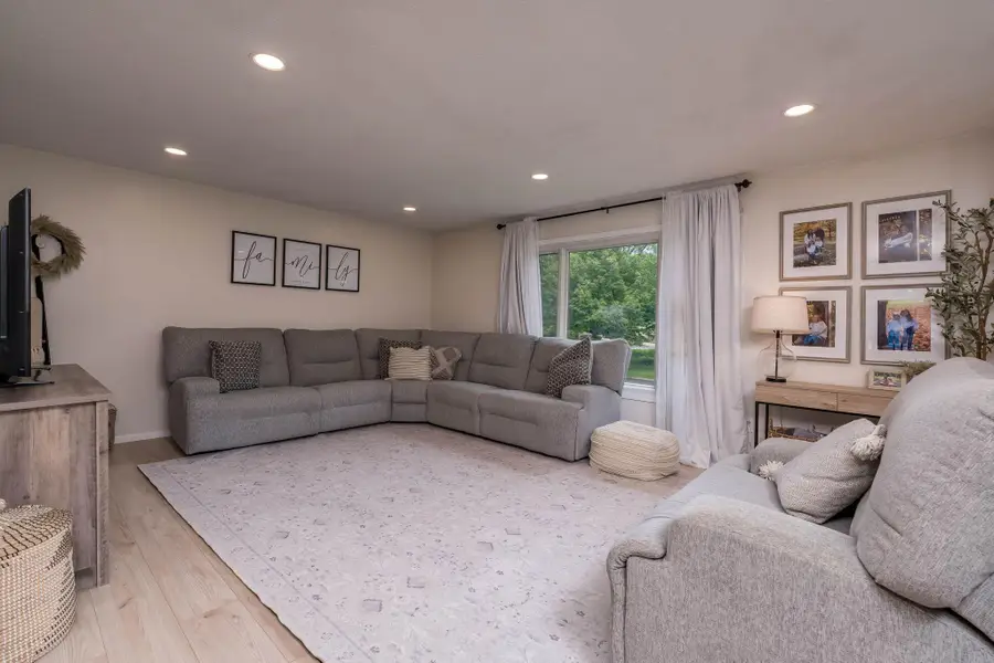 129 Mary Circle, North Mankato, MN 56003 - #3