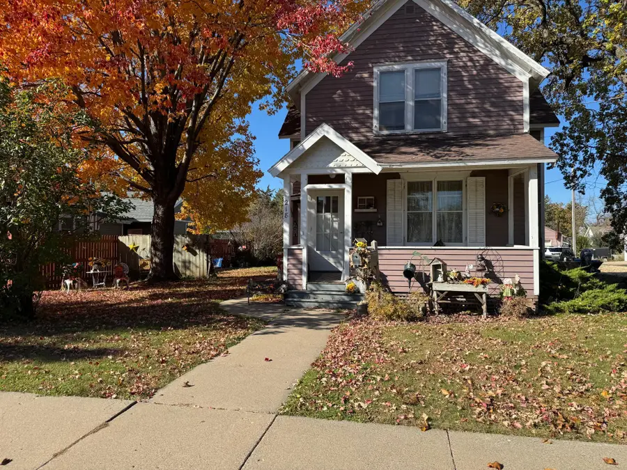 218 W Jewell Avenue, Lake City, MN 55041 - #2