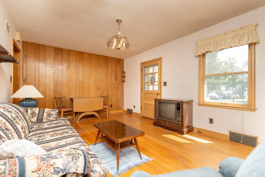 102 5th Street Ne, Montgomery, MN 56069 - #3