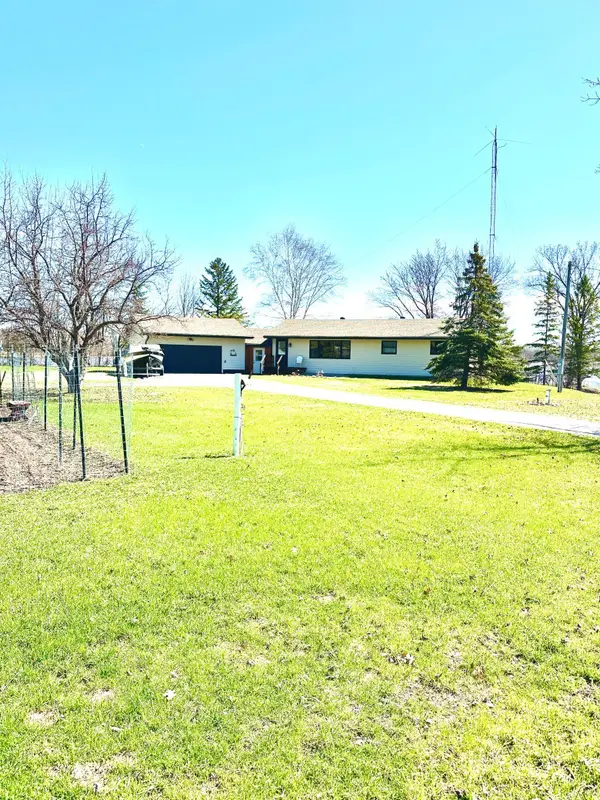 1421 Riverside Drive Nw, Baudette, MN 56623