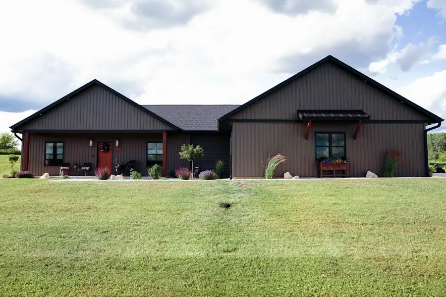 390 Badger Avenue, Mondovi, WI 54755 - #2