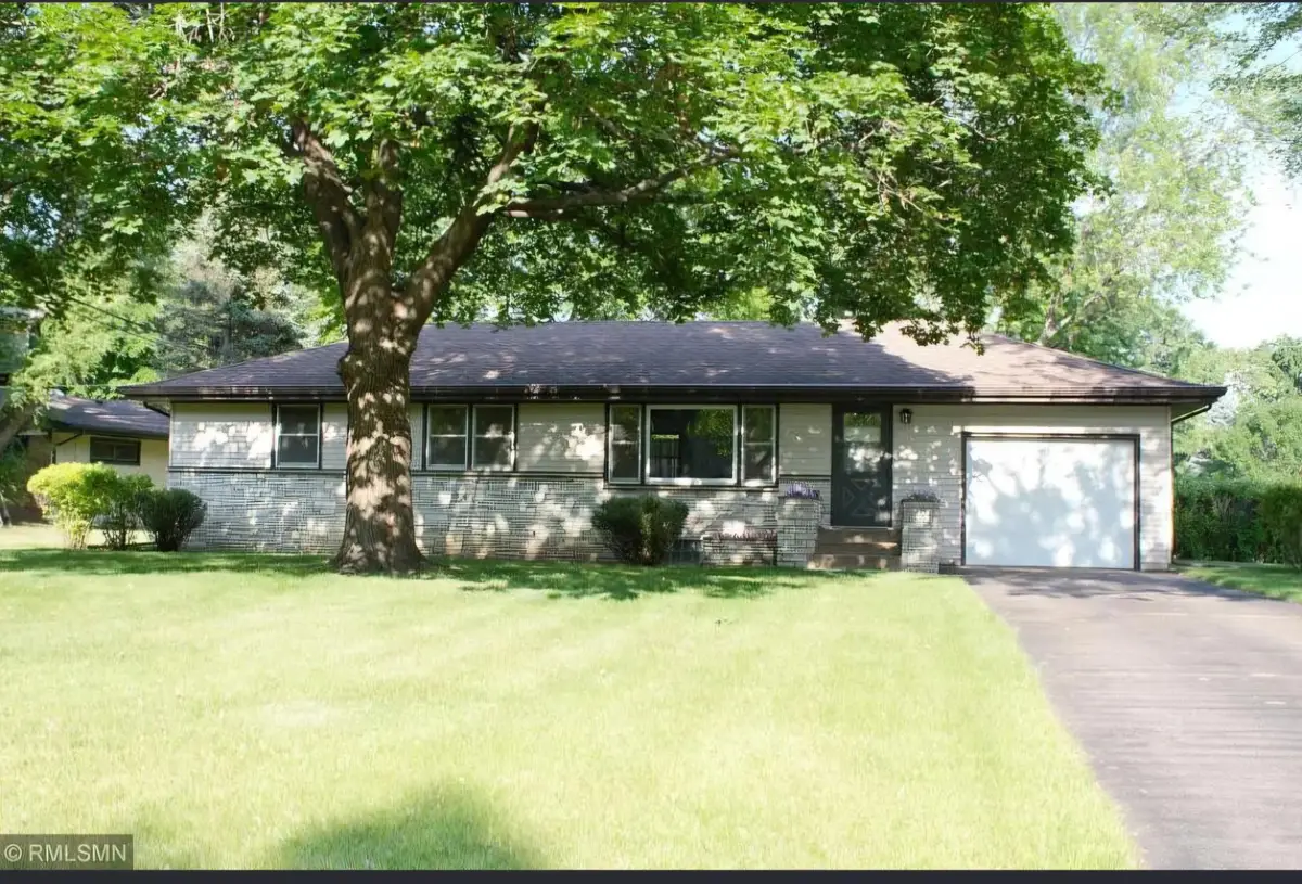 6201 Riverview Terrace Ne, Fridley, MN 55432 - #1