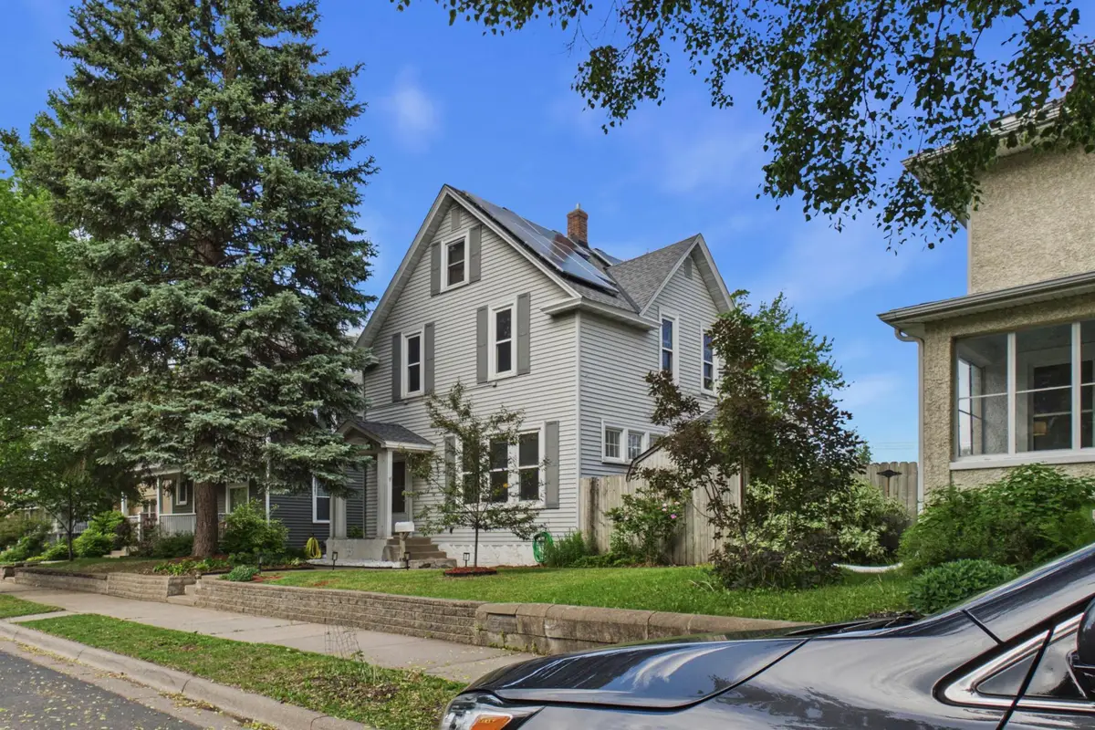 121 4th Avenue S, South Saint Paul, MN 55075 - #1