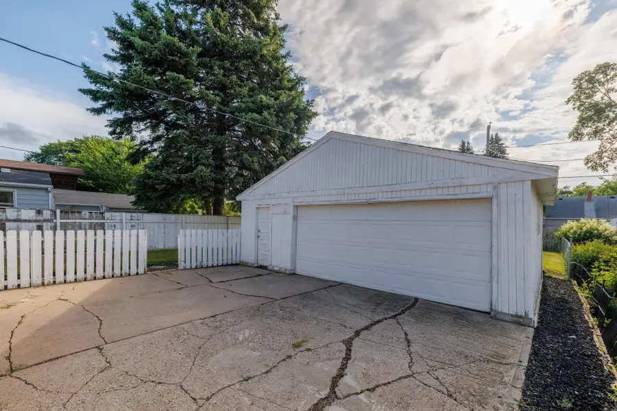 418 23rd Street S, Fargo, ND 58103 - #3