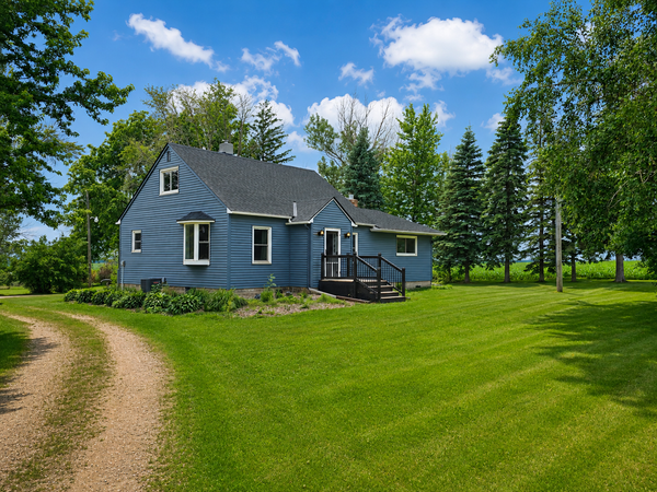 5766 County 12 Boulevard, Kenyon, MN 55946