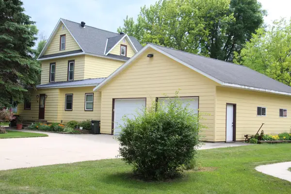 120 3rd Street W, Hector, MN 55342