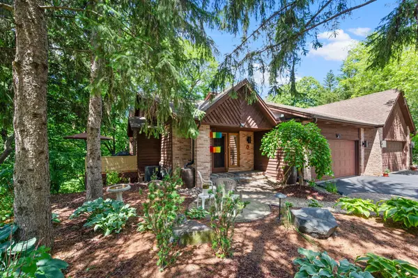 6884 Stonewood Court, Eden Prairie, MN 55346
