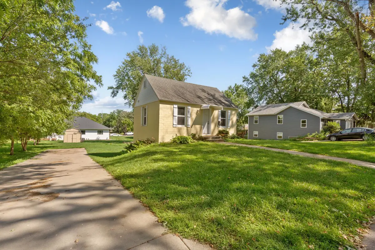 1135 5th Avenue Sw, Faribault, MN 55021 - #1