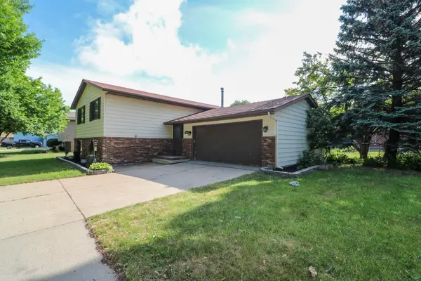 1420 S 23rd Street S, Fargo, ND 58103
