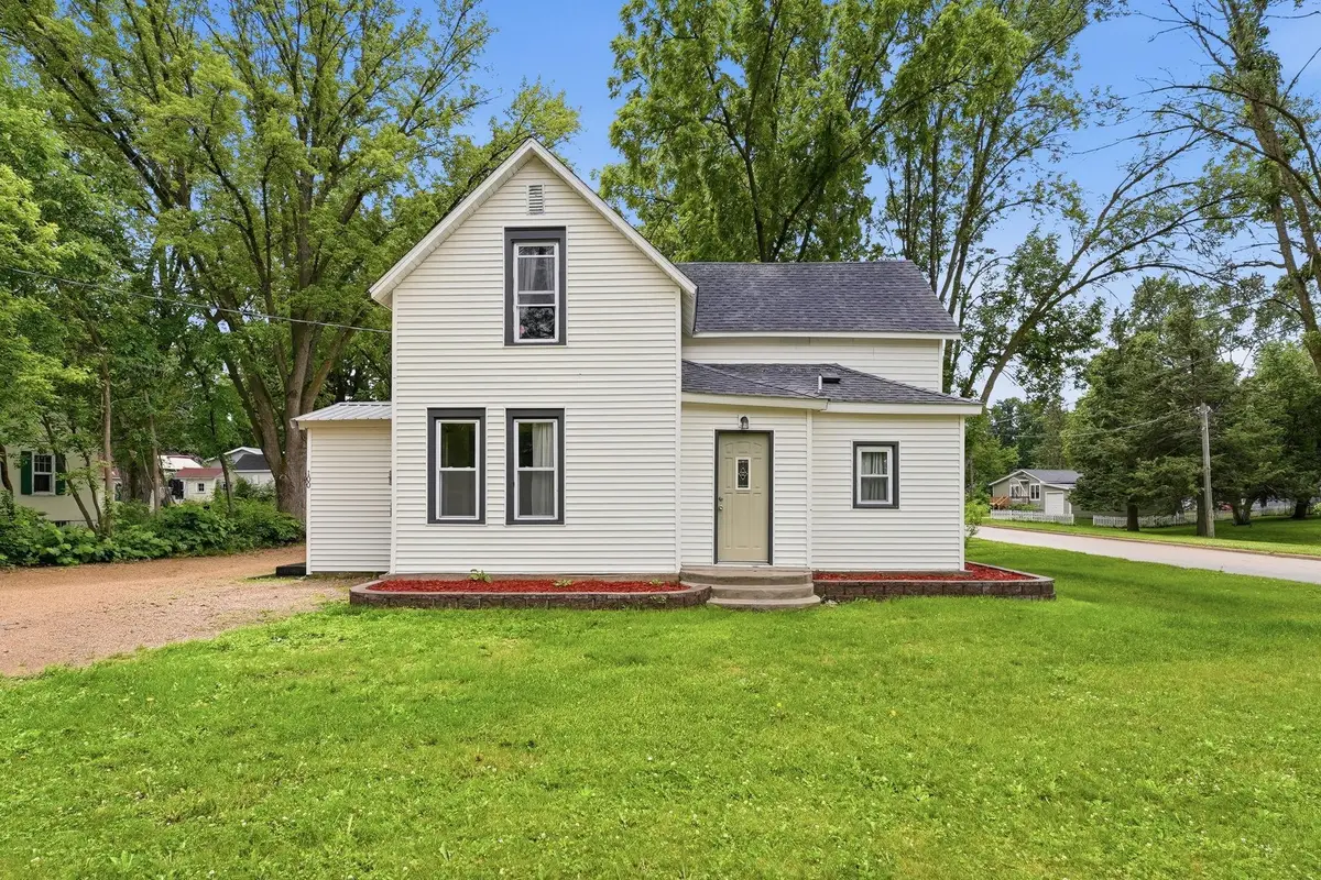100 3rd Avenue Se, New London, MN 56273 - #1
