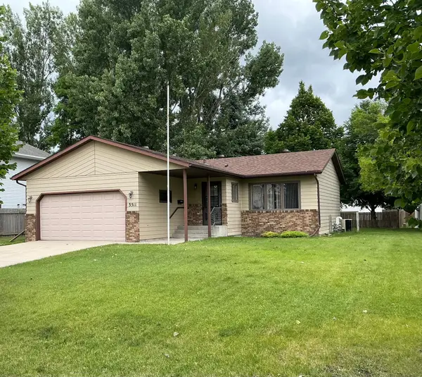 3511 13th Street S, Moorhead, MN 56560