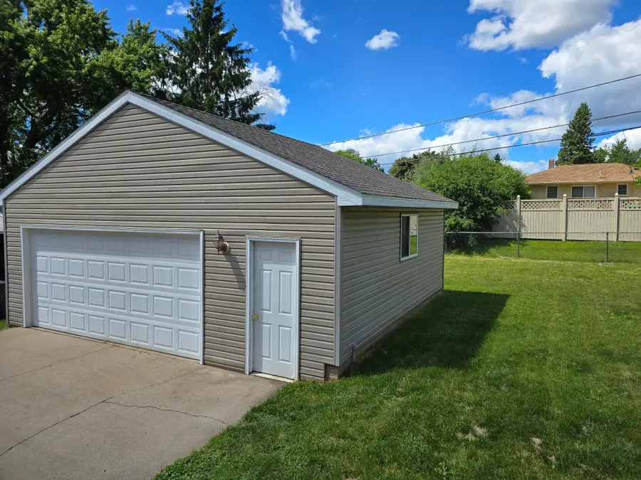 2011 Northwood Drive, North Saint Paul, MN 55109 - #3