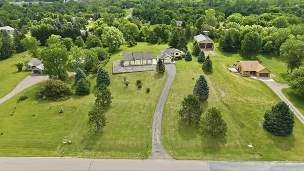 483 Prairie Lane, Hudson, WI 54016