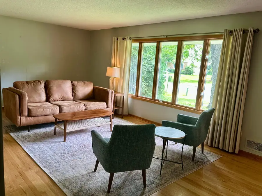 3427 Nancy Place, Shoreview, MN 55126 - #3