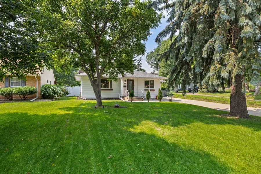 2812 30th Avenue Ne, Saint Anthony, MN 55418 - #3