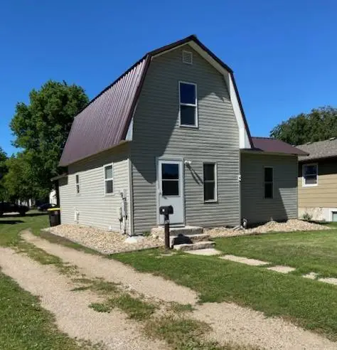 872 12th Street, Windom, MN 56101