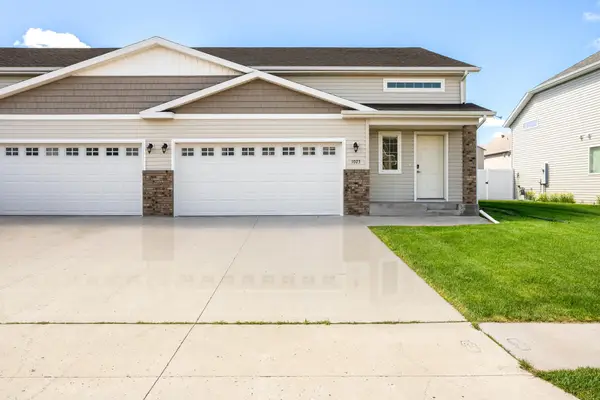 1023 29th Avenue W, West Fargo, ND 58078