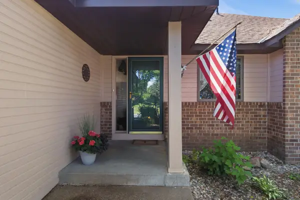 650 Bridle Ridge Road, Eagan, MN 55123