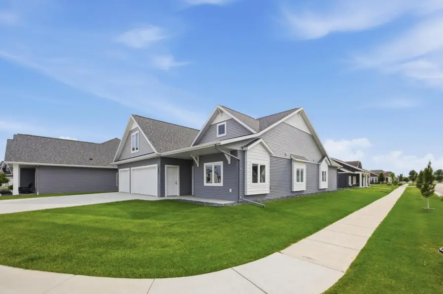 4881 Bluebell Loop S, Fargo, ND 58104 - #2