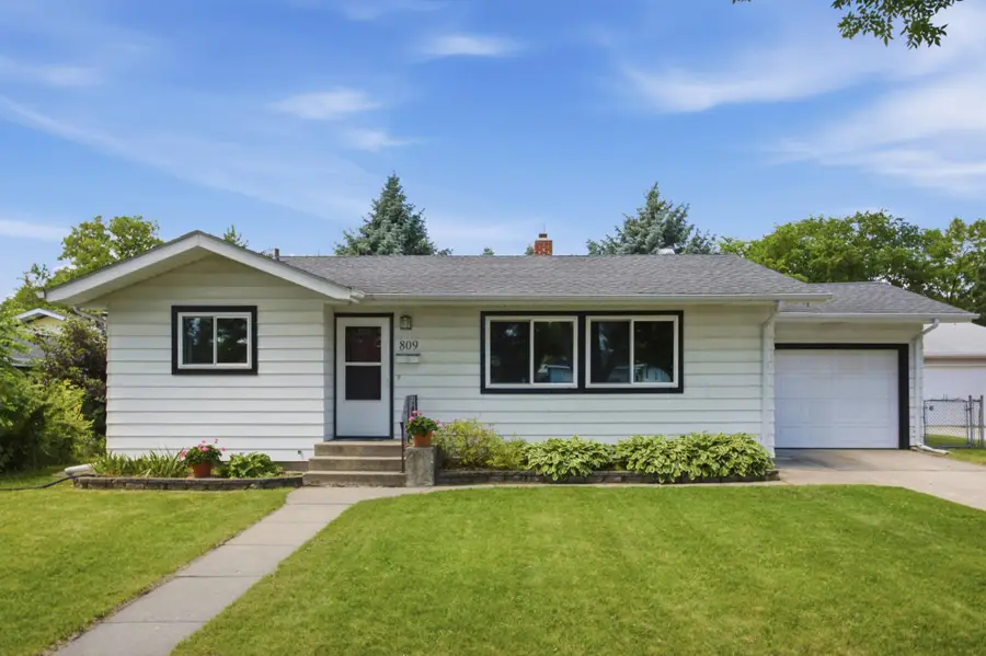 809 19th Street N, Moorhead, MN 56560 - #2