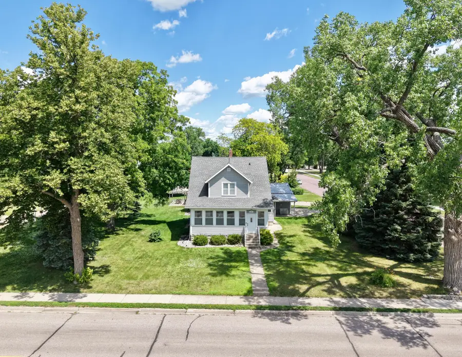 821 10th Avenue N, Saint James, MN 56081 - #2