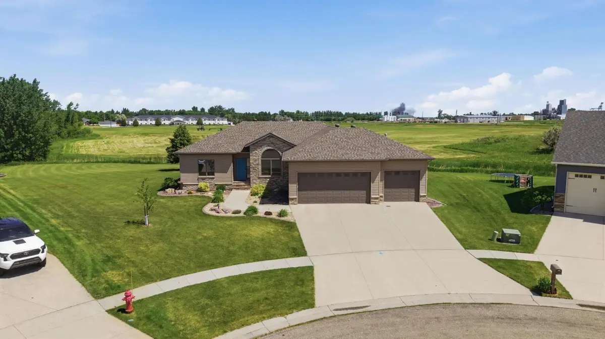 501 Willow Bend Circle, Casselton, ND 58012 - #1