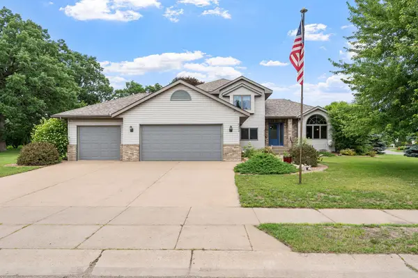6224 Glacier Drive, North Branch, MN 55056