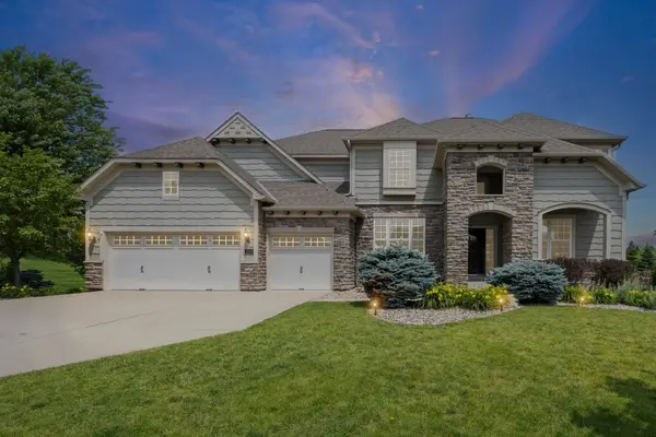 2550 Arrowhead Lane, Chanhassen, MN 55317