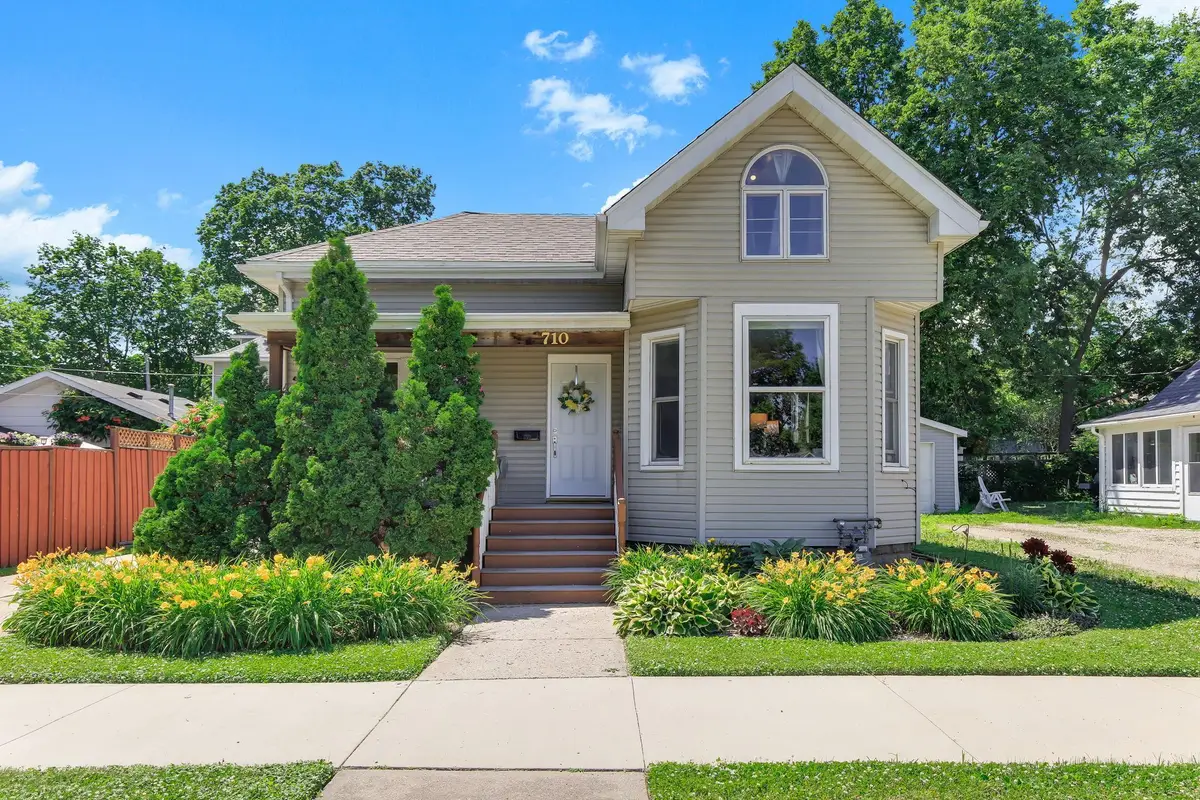 710 1st Avenue Nw, Faribault, MN 55021 - #1