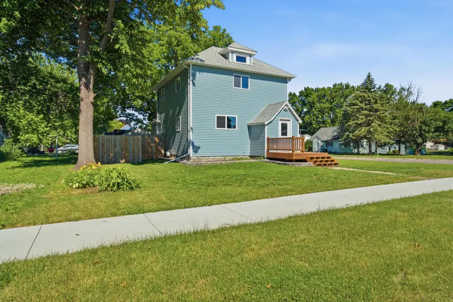 90 5th Avenue Nw, Wells, MN 56097 - #2