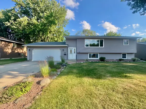 301 Southview Drive, Marshall, MN 56258
