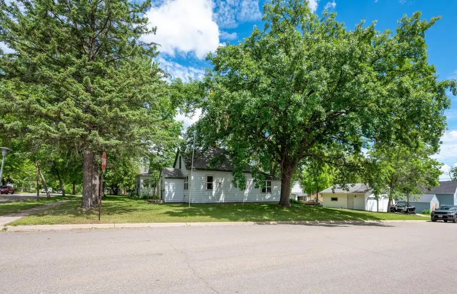402 7th Street Ne, Staples, MN 56479 - #2