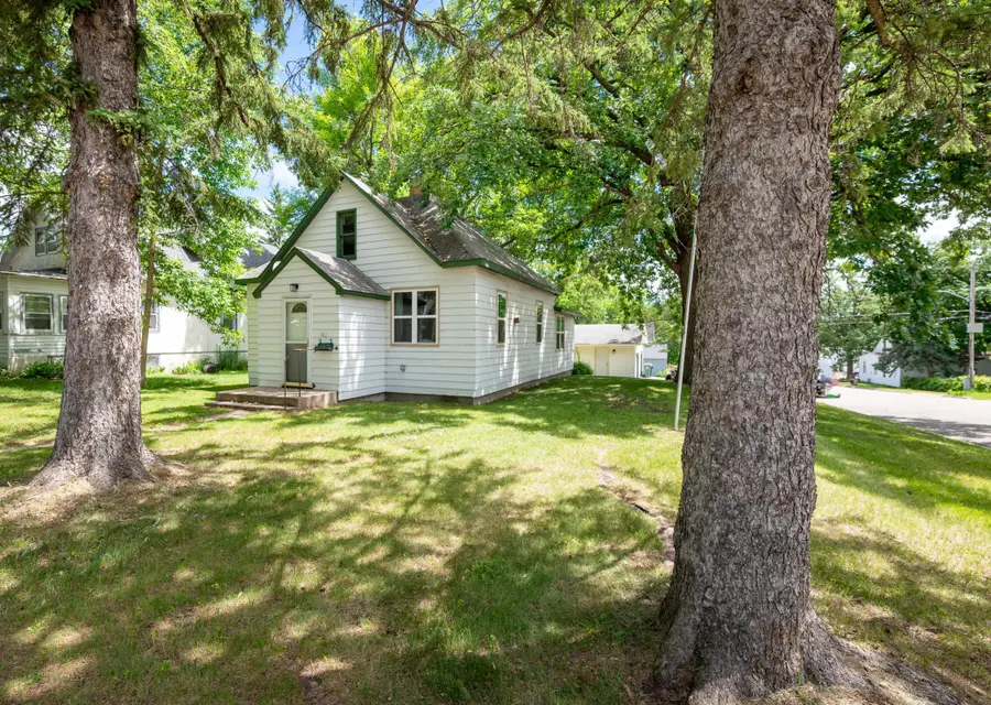 402 7th Street Ne, Staples, MN 56479 - #3
