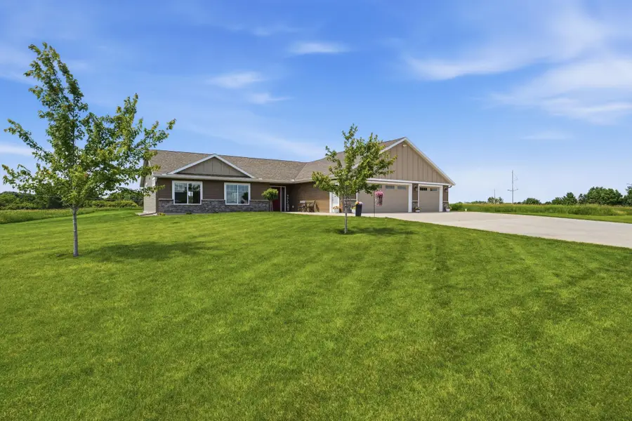 2752 9th Avenue Se, Willmar, MN 56201 - #3