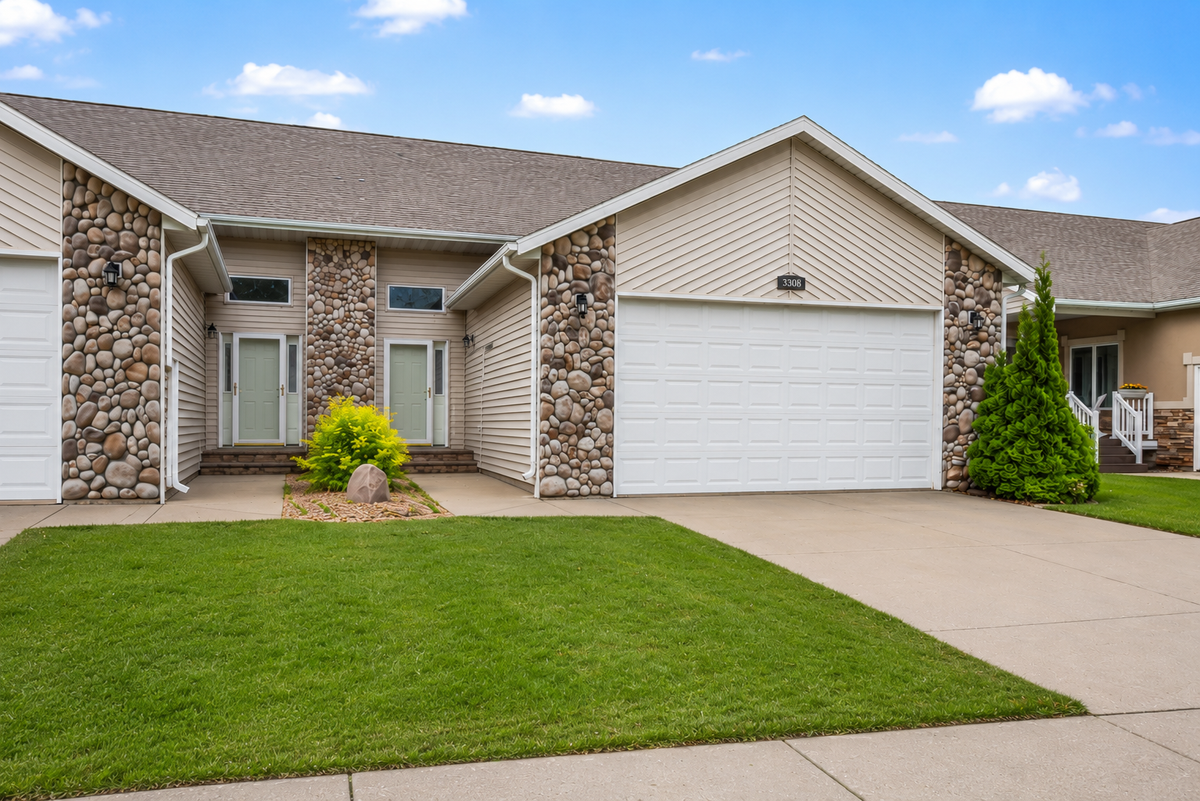 3308 23rd Avenue S, Fargo, ND 58103 - #1